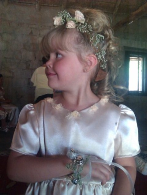 Flower girls Karin Prinsloo and Jurie van Aswegen at Stables of Zebra Country Lodge